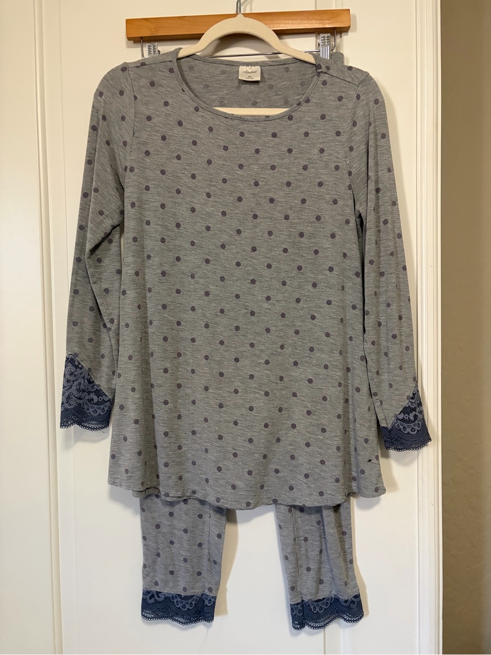 🤍💜Soma Gray🦄 Lavender Lace & Polka Dot Pajama Set💜🤍 - Picture 4 of 11